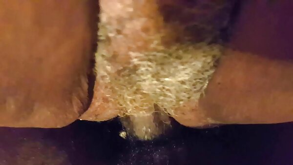 آلی جیمز یک خروس مکنده فوق العاده استعدادهای خود را در یک ویدیوی POV سكس مادر وبسر نشان می دهد