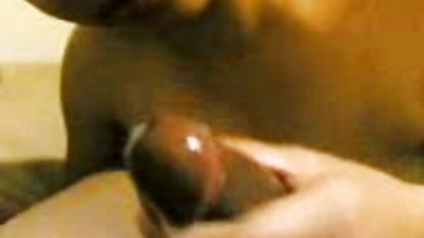 ویکتوریا فیلم سکسی مادر وپسر سویت لاسکیو دیک را می مکد و به شدت روی آن می پرد