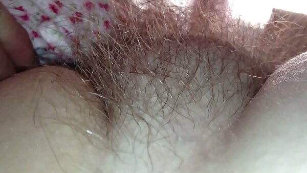 دختر تختخواب فیلم سکسی مادر وپسر پروکسی پیج از مجموعه دیلدو خود لذت می برد