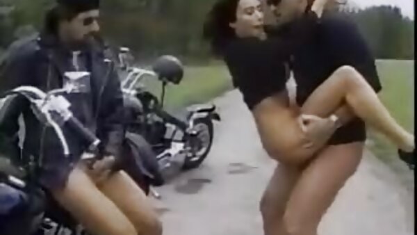 میلف بلوند لاغر قد خروس سفید چاق داخلش فیلم سکسی داستانی مادر وپسر می شود