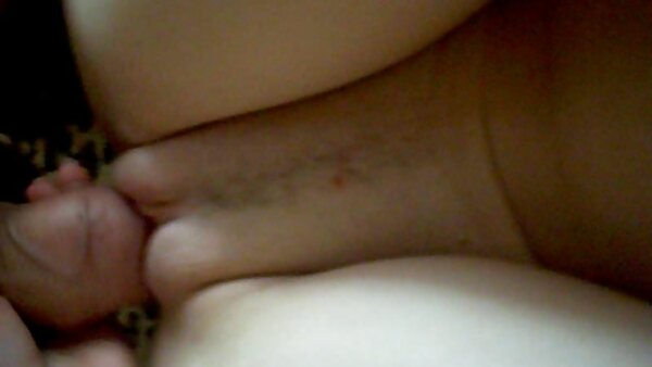 شاخدار MILF الاغ خود را به سبک دختر گاوچران به سرعت عکس سکسی مادر وپسر حرکت می دهد